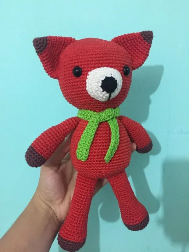 A raposa de amigurumi que a Ju vendeu por R$ 100